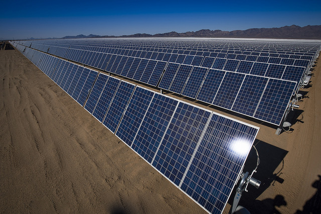 Fotovoltaico: ad Abu Dhabi l'impianto più grande del mondo