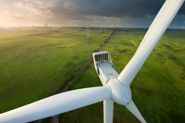 Eolico con batterie: Vestas lavora con Tesla e altri partner per gli accumuli di energia