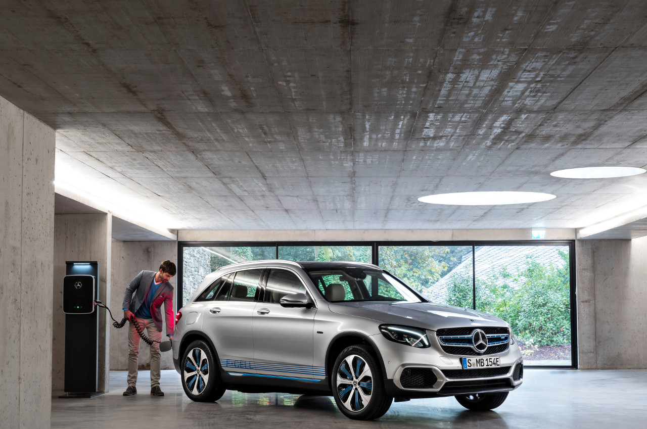 Mercedes GLC F-CELL debutta al Salone di Francoforte ibrida a idrogeno