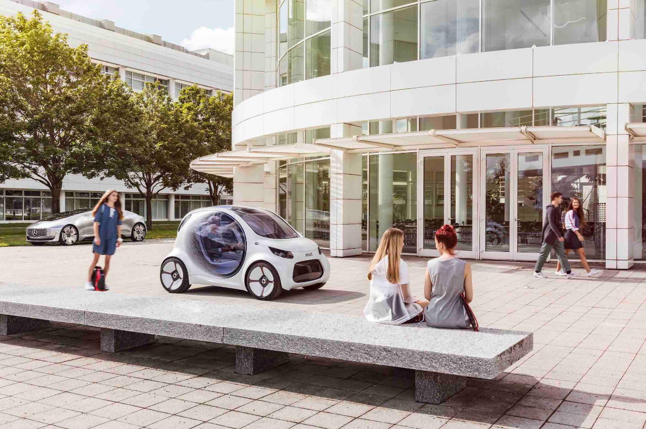 Il car sharing elettrico a guida autonoma secondo Car2go