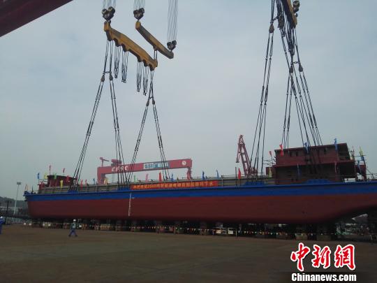 nave cargo elettrica cina