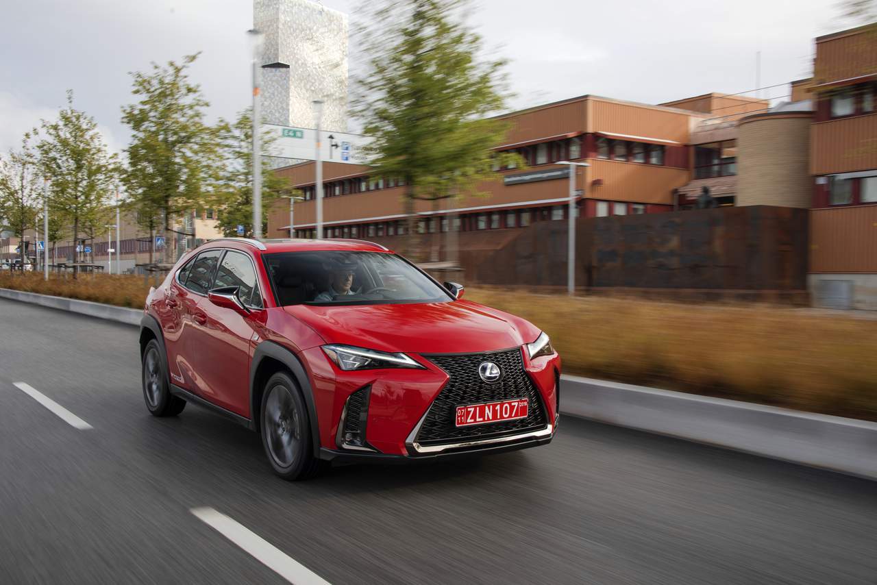 Auto ibride SUV Lexus UX Hybrid