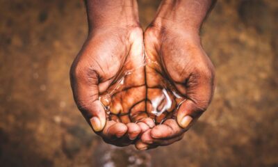 mani, acqua potabile