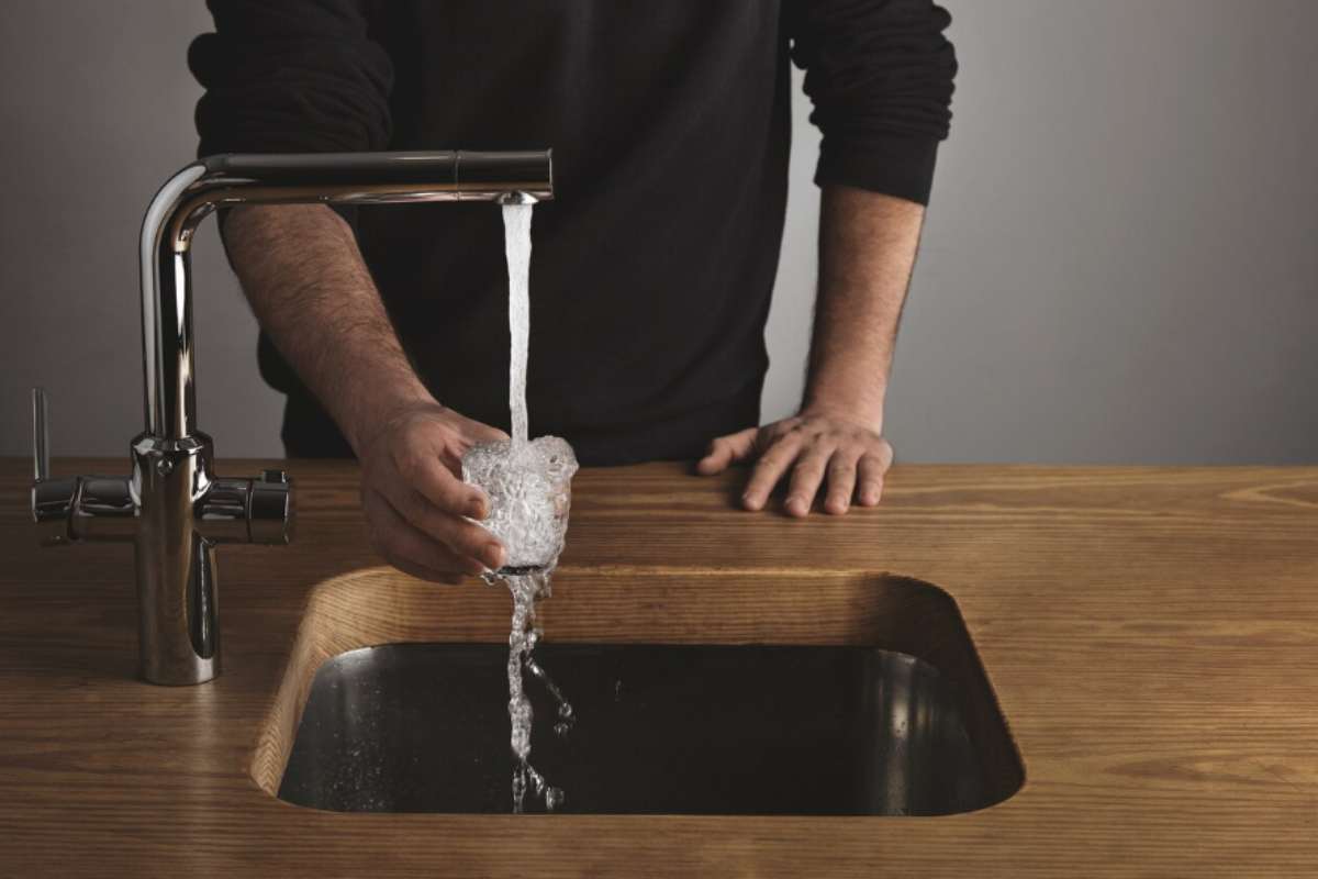 Addio per sempre PFAS nell’acqua: arriva il nuovo filtro che protegge la salute e l’ambiente