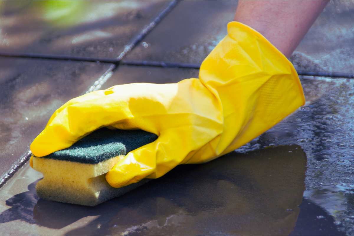 Sos terrazzo, trucco geniale per fughe brillanti
