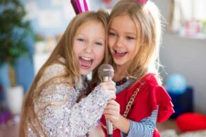 Bambine che cantano