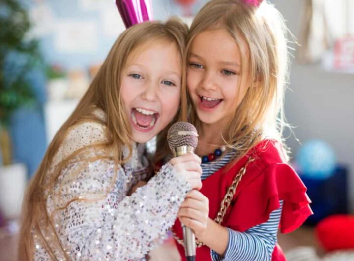 Bambine che cantano