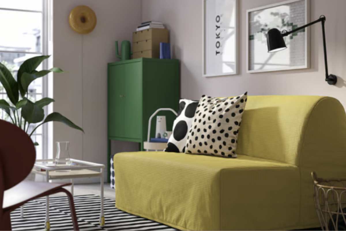 Potrebbe sembrare che un'innovazione del genere abbia un costo elevato, ma non è affatto così. IKEA offre la chaise longue LYCKSELE LÖVÅS a soli 249 €
