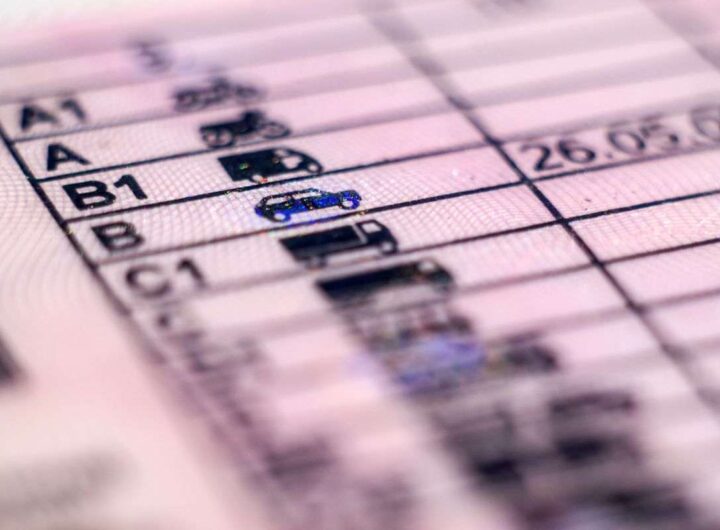 Patente di guida dove si leggono le varie categorie
