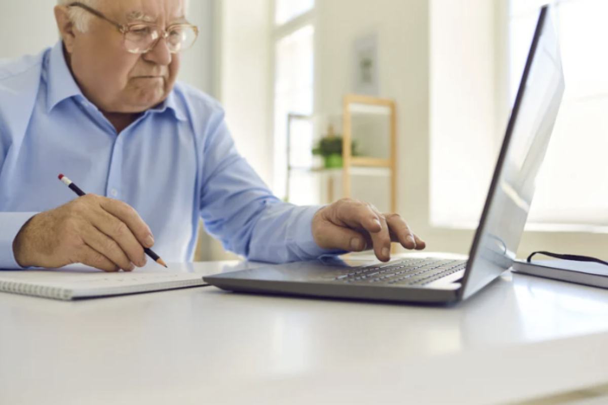 Un altro importante ambito di pensionamento anticipato riguarda i lavoratori che assistono familiari con disabilità grave