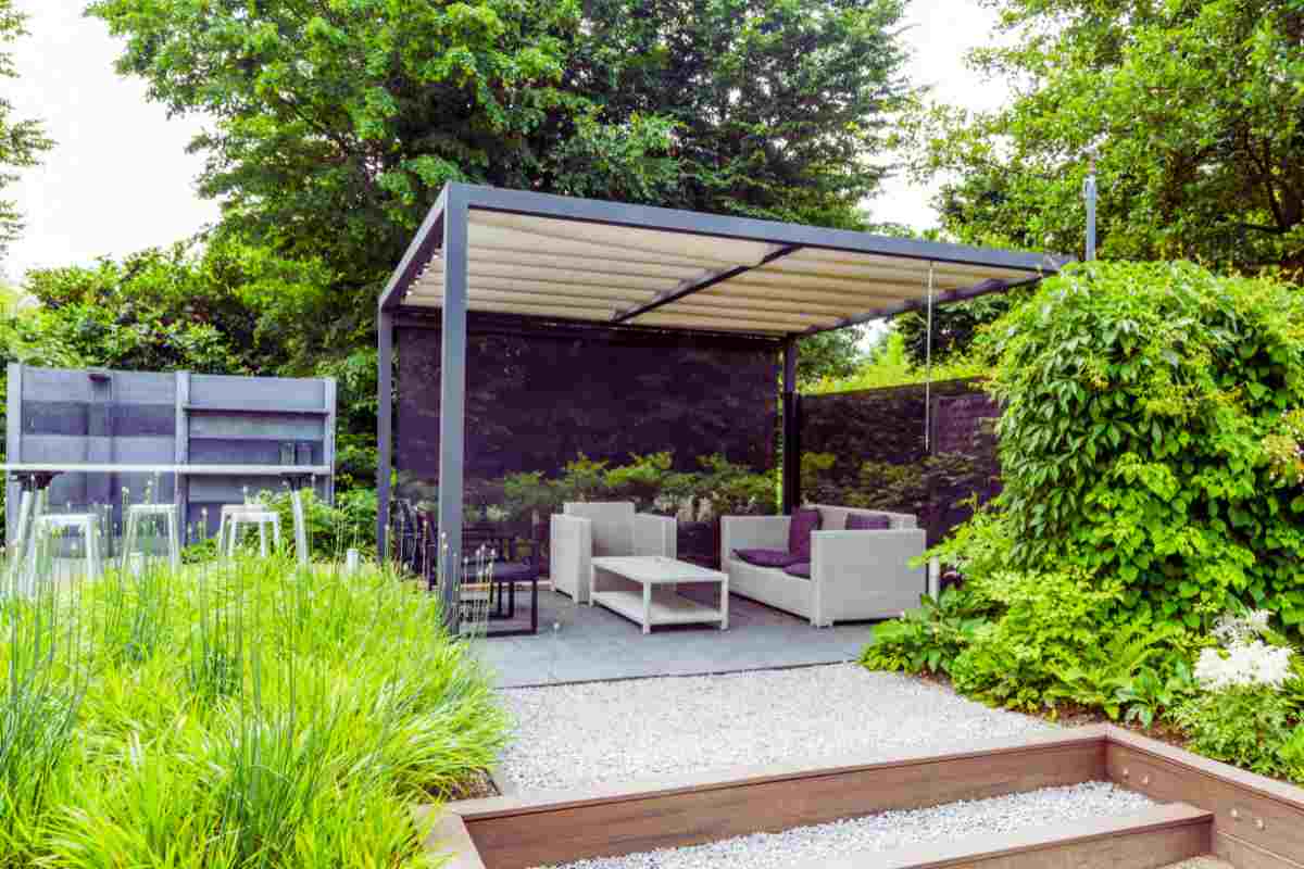 Terrazzo d’estate, idee geniali ed economiche per ricreare l’ombra perfetta