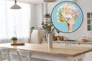 Le cucine contemporanee, sempre più minimaliste e tecnologiche, non riescono a competere con la ricchezza storica e culturale