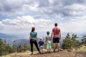Secondo lo studio di Unimpresa, la Svizzera si conferma la destinazione privilegiata per gli italiani con redditi elevati che optano per una residenza