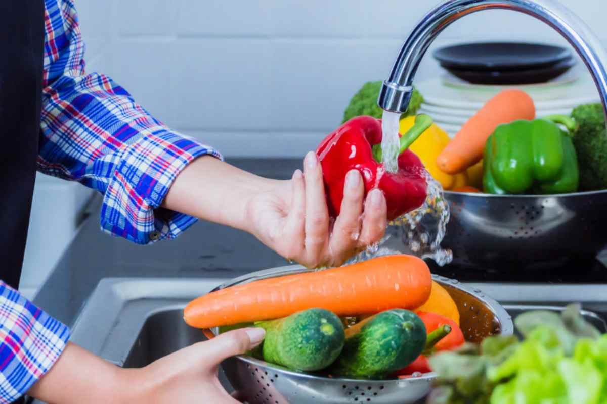Perché la cimice asiatica attacca la frutta e la verdura