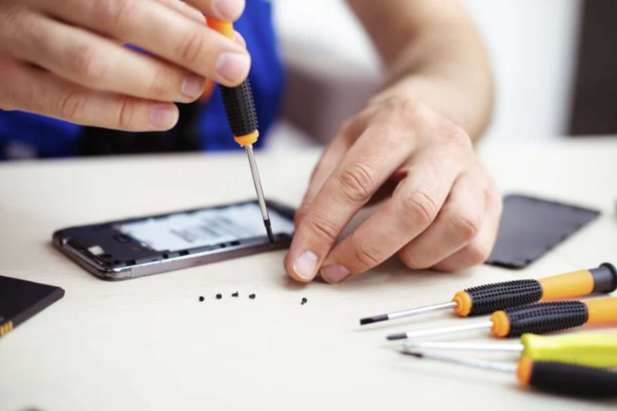 Con l’aumento delle temperature globali e la diffusione sempre più capillare degli smartphone, i produttori stanno lavorando