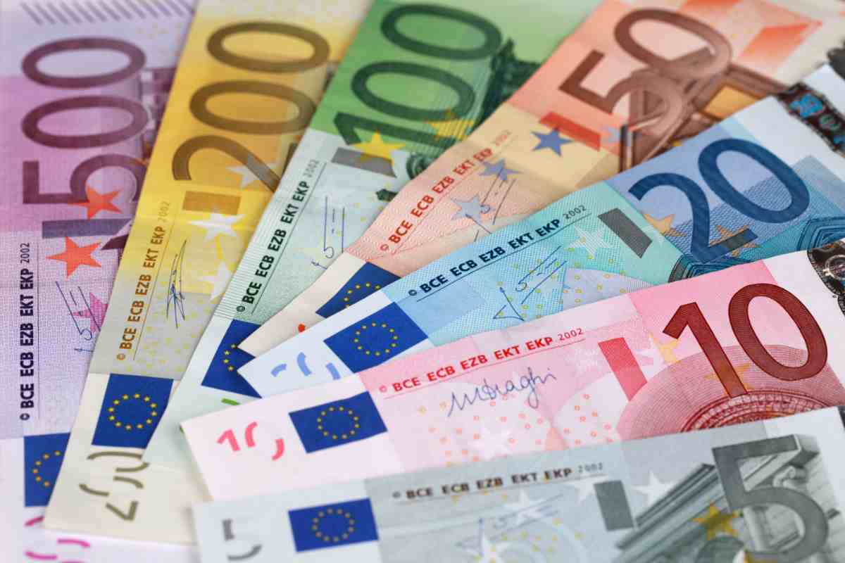 Soldi euro contanti