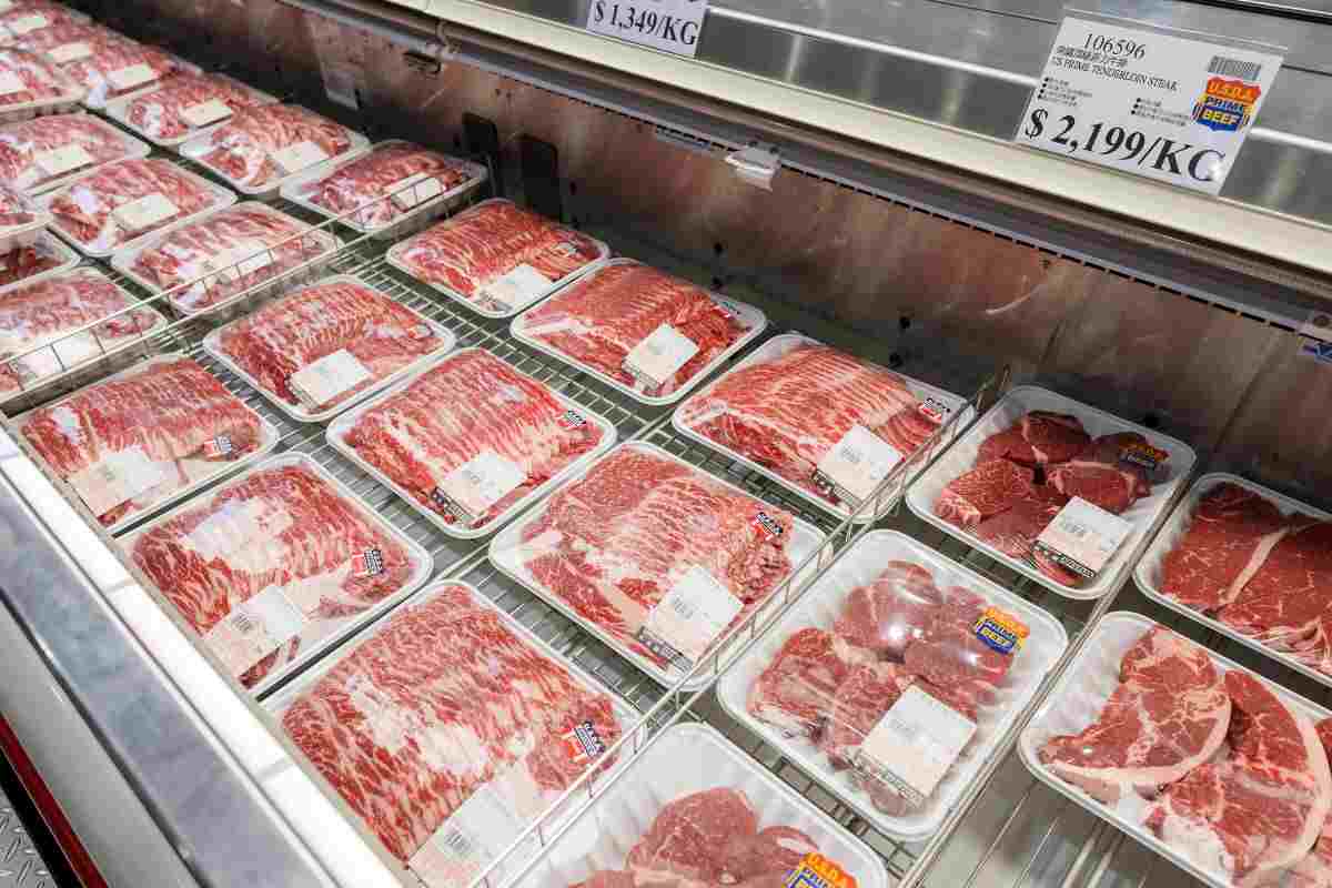 carne supermercato, i trucchi per sapere se è fresca