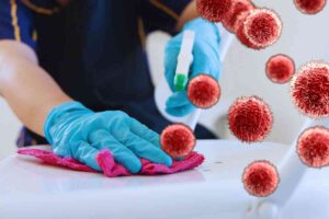 la pulizia accurata per eliminare germi e batteri