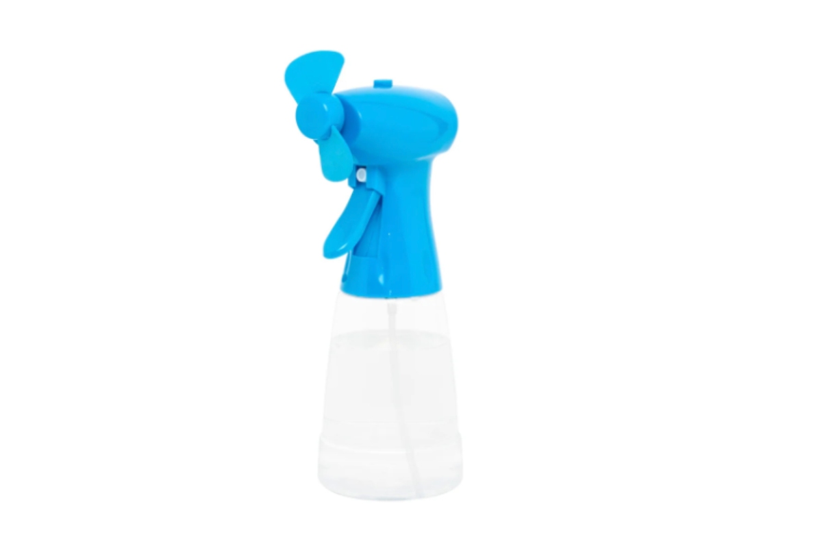 Questo mini ventilatore portatile ti rinfresca ovunque