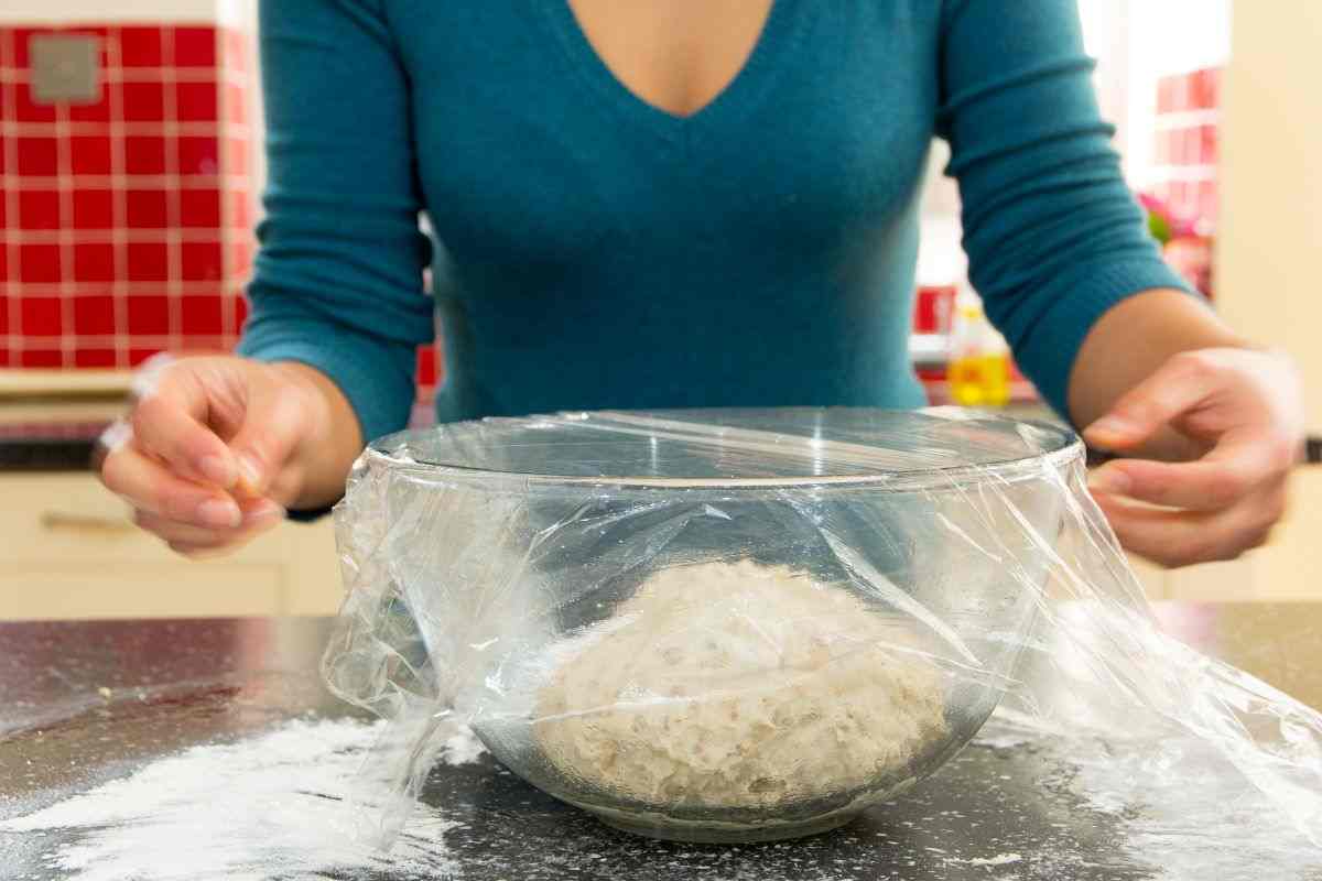 Perché la pellicola alimentare fa male?