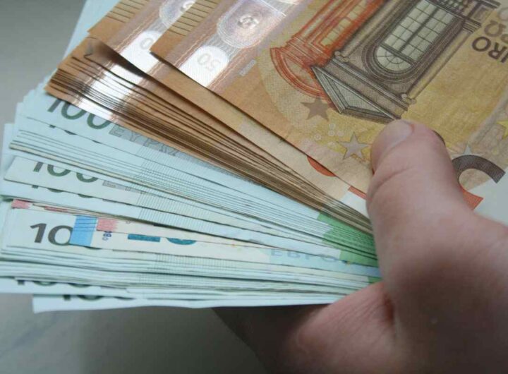 Soldi euro contanti