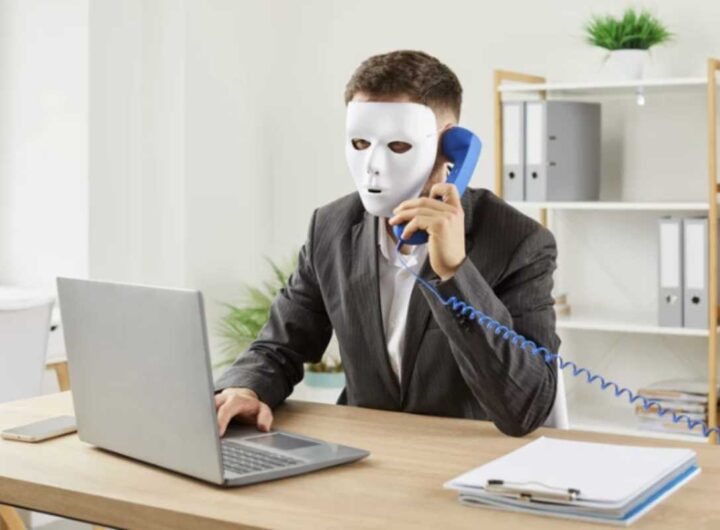 Numerosi utenti stanno ricevendo comunicazioni ingannevoli che li invitano a contattare un numero telefonico per ottenere presunte informazioni fiscali