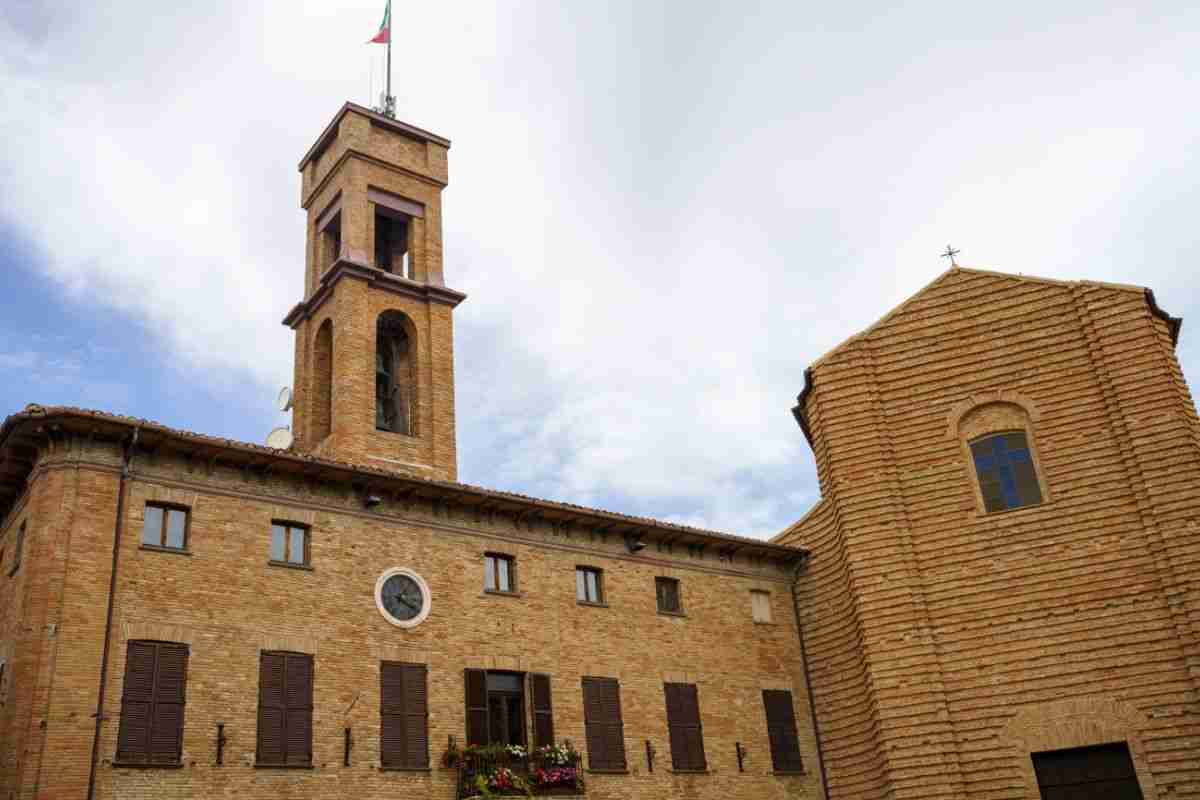 scopri questo borgo vicino pesare e urbino: di mondavio