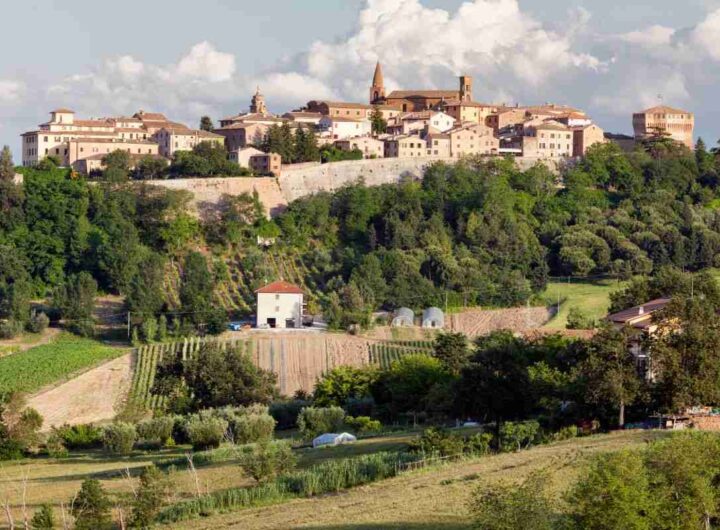 scopri questo borgo vicino pesare e urbino: di mondavio
