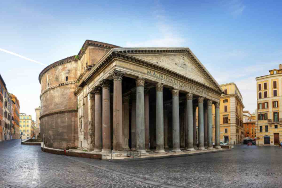 La vera eccellenza del calcestruzzo romano risiede nella sua incredibile durata nel tempo. Le costruzioni moderne, spesso soggette a corrosione