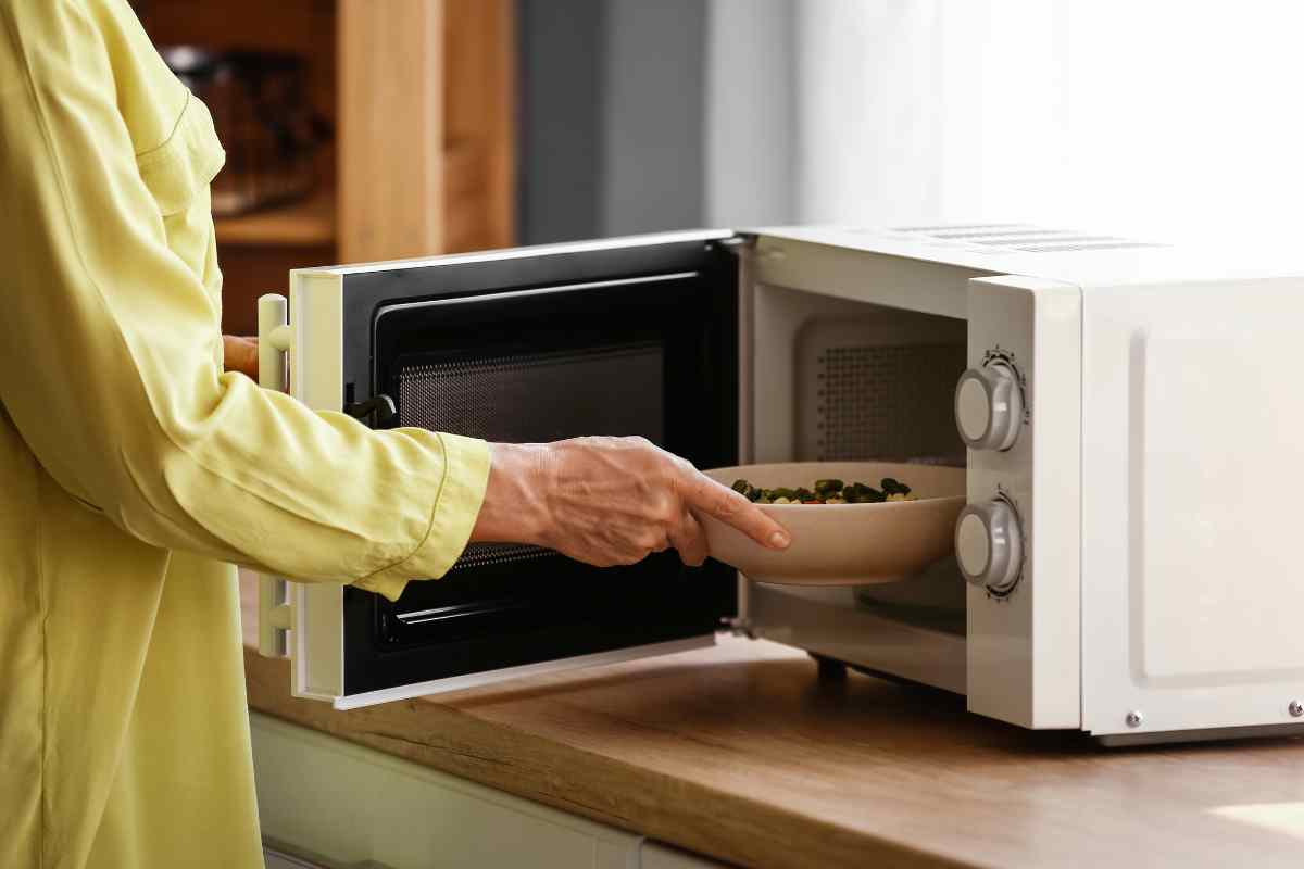 Come pulire il forno con prodotti naturali