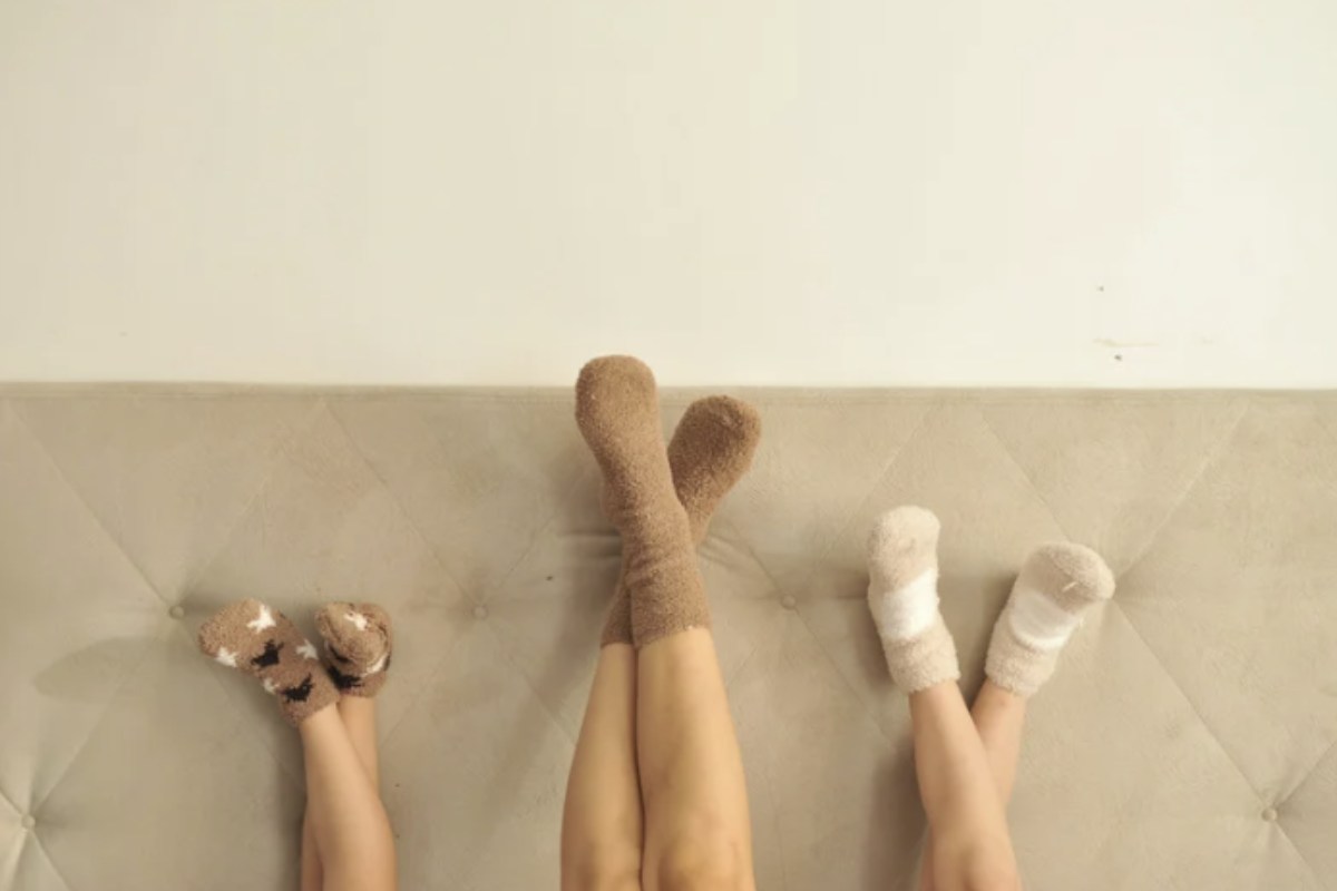 Come trasformare i calzini in elastici per capelli