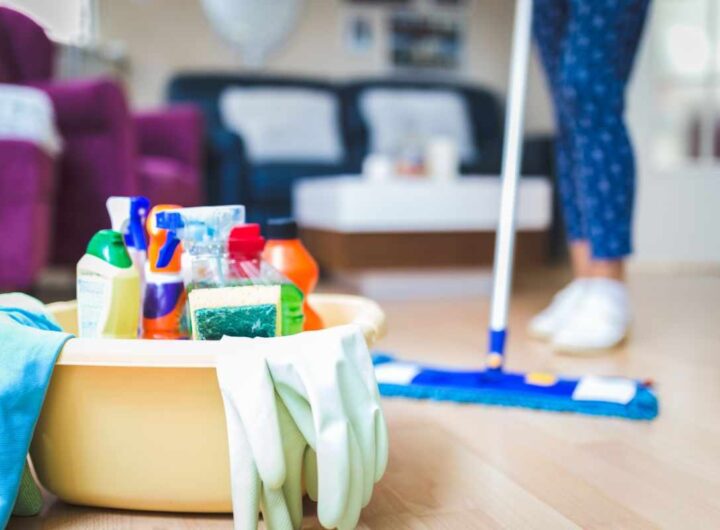 Come pulire la casa senza spendere soldi per i detersivi