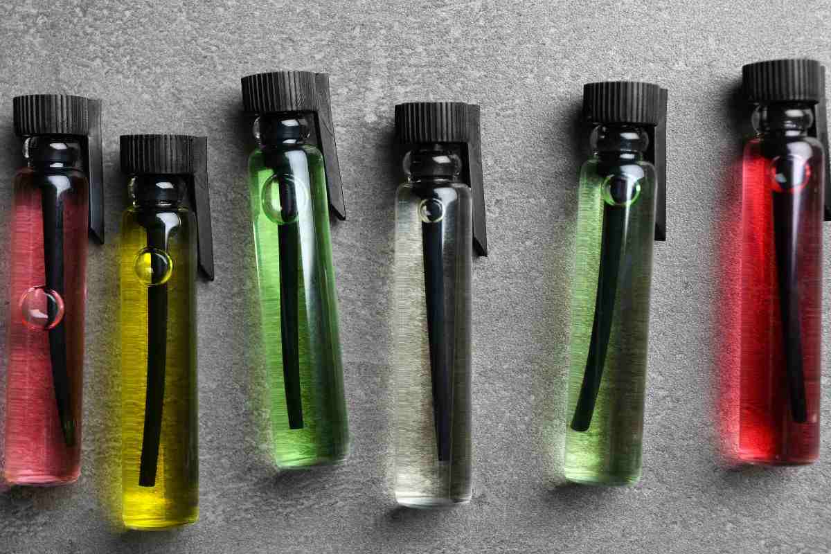 Come gettare i campioncini di profumo