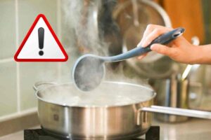li usi tutti i giorni ma non li sai pulire: ecco come pulire i mestoli della cucina