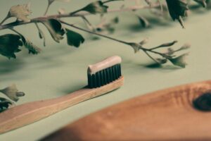 l'errore più comune nella differenziata, il tubetto del dentifricio