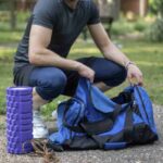 L’umidità residua di indumenti sudati o accappatoi bagnati, unita a un ambiente chiuso e poco ventilato, crea il terreno ideale per la formazione