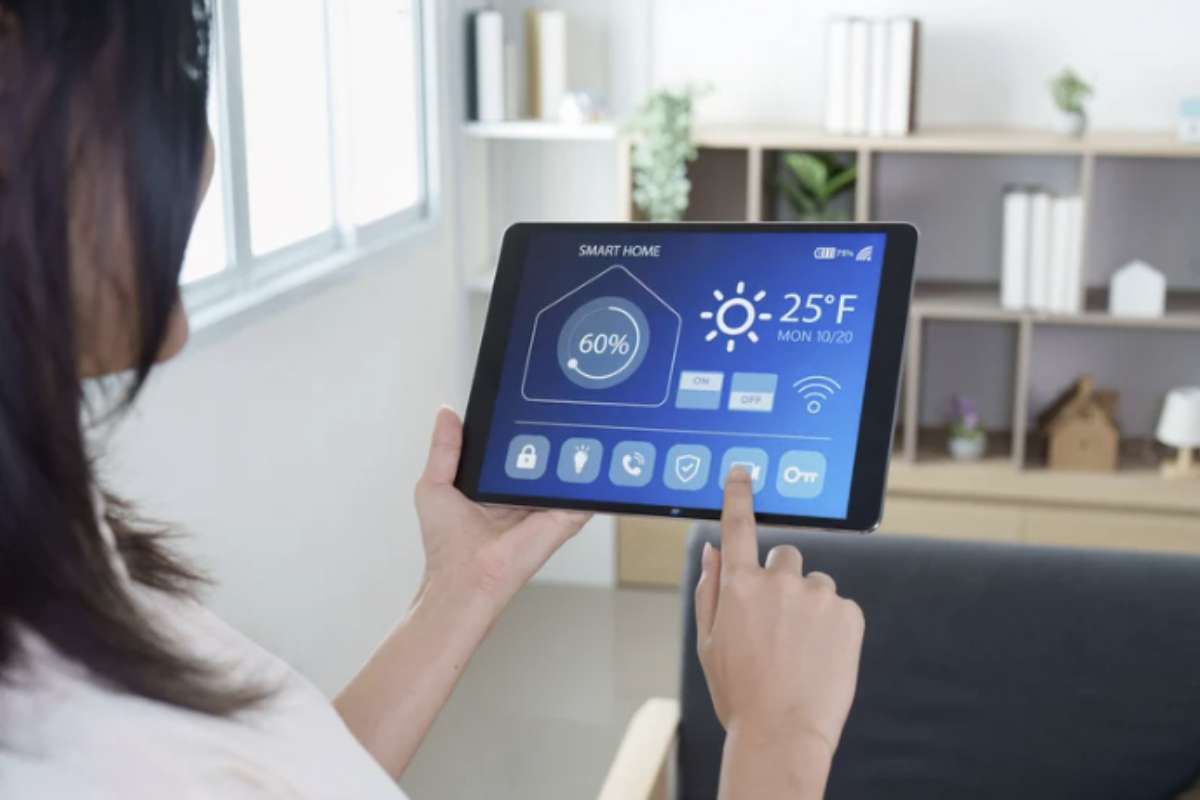 La progettazione di una abitazione sostenibile parte dall’analisi del paesaggio e dell’orientamento solare, per massimizzare il comfort termico