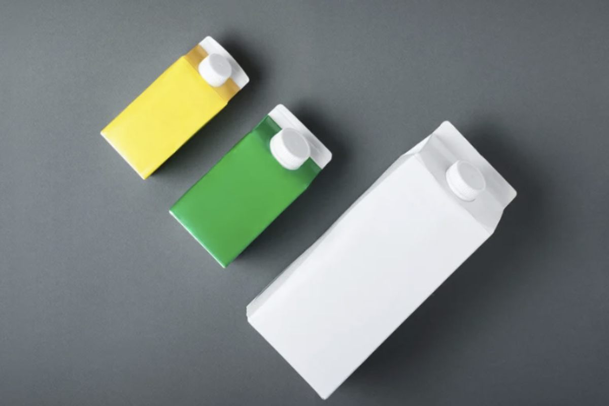 Sempre più comune nelle nostre dispense, questo tipo di contenitore viene utilizzato per alimenti liquidi come latte, succhi di frutta