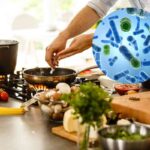 cattive abitudini che trasformano la cucina in un nido di batteri