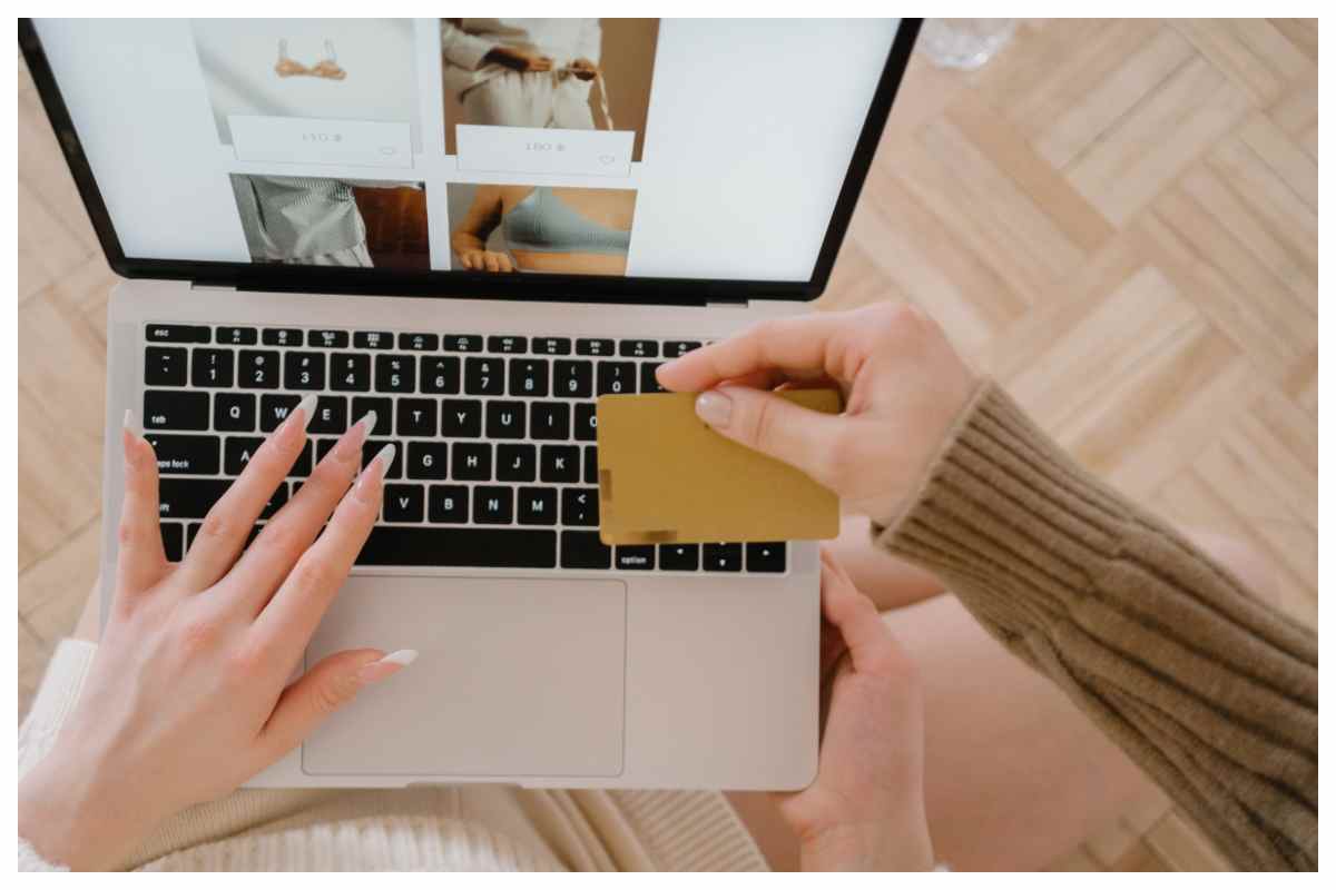 e-commerce amazon contrasta i competitor