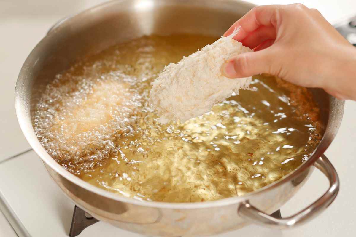 come friggere il pesce senza sporcare nulla