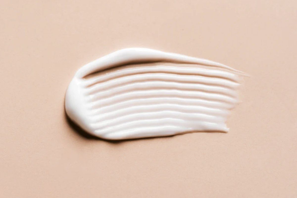 La trasformazione dell’incarnato non è solo un miglioramento estetico, ma ha anche un effetto benefico sulla sfera psicologica.