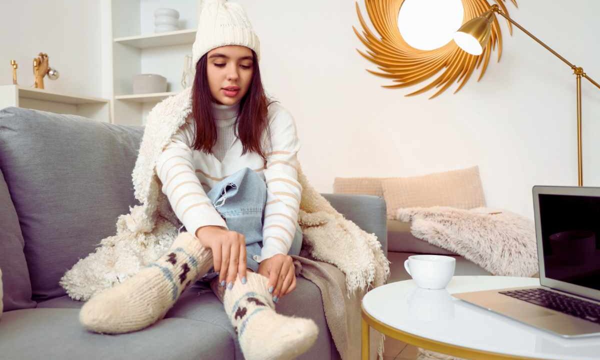 La strategia del cappello: il trucco a costo zero per alzare la temperatura percepita