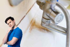 come rimuovere calcare bagno