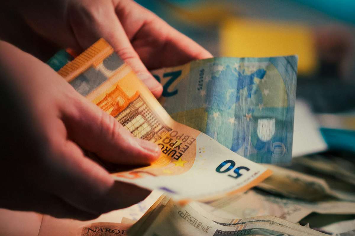 ISEE sotto i 15.000 euro bonus aiuti