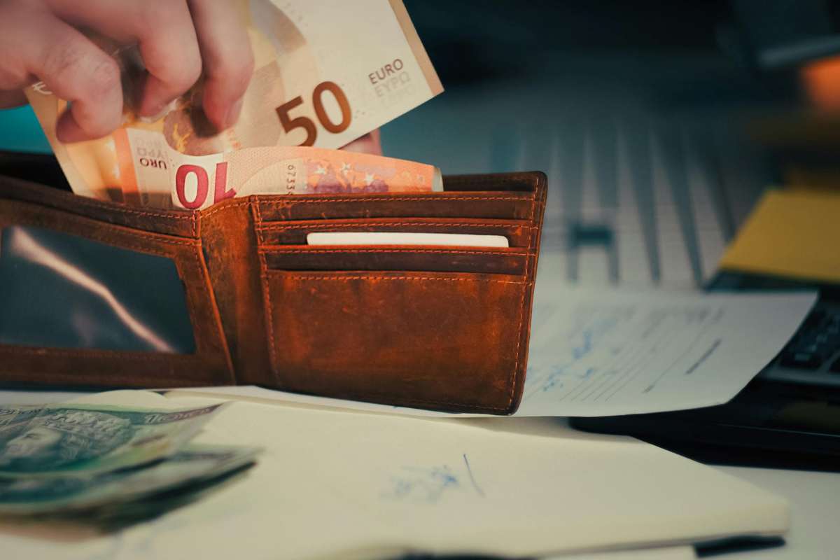 ISEE sotto i 15.000 euro bonus aiuti