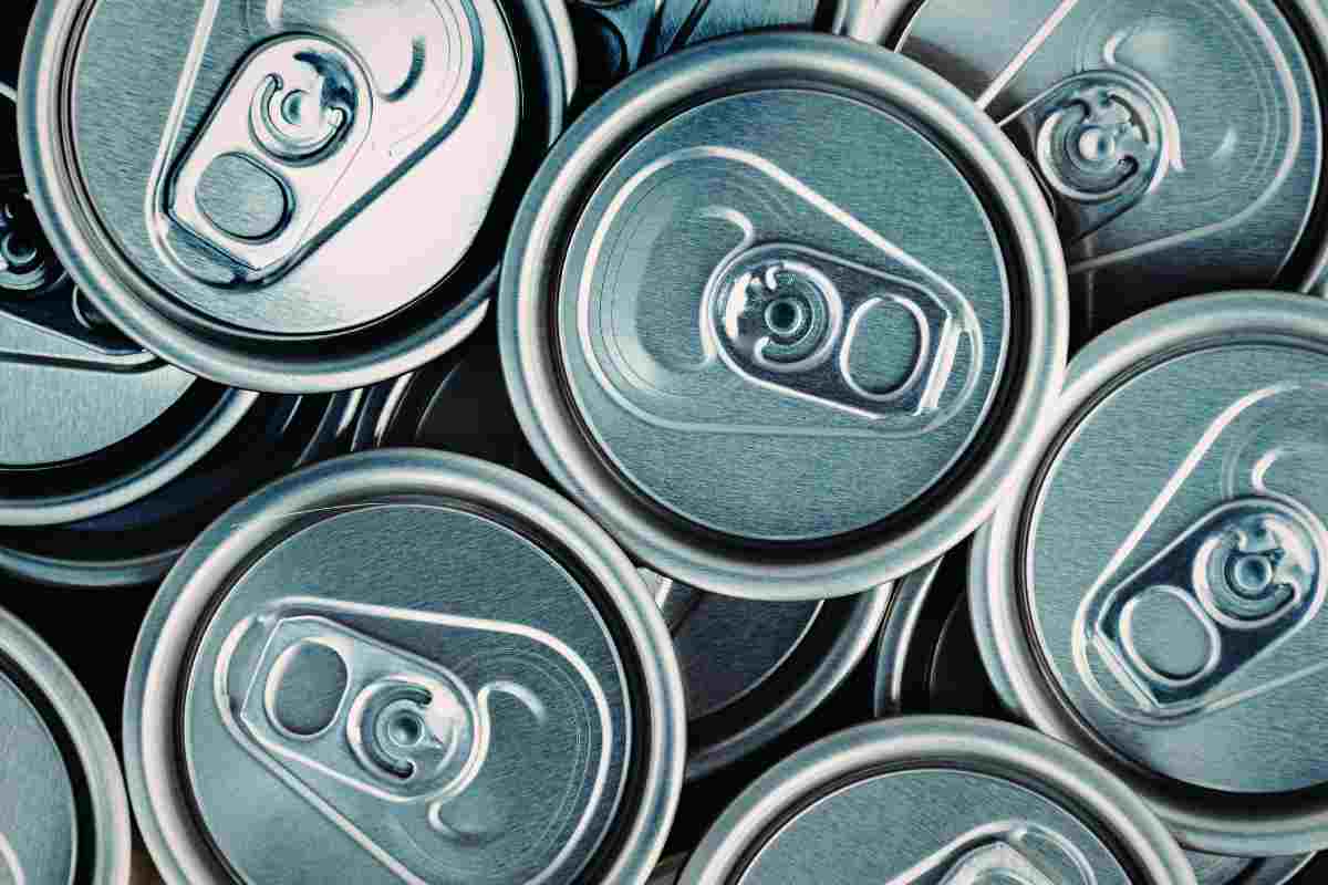 Il trucco "della Coca-Cola" che raddoppia lo spazio nel tuo armadio