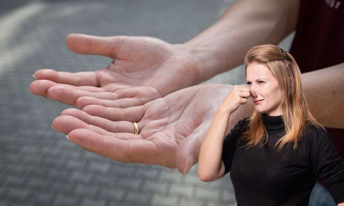 mani cattivo odore rimedio