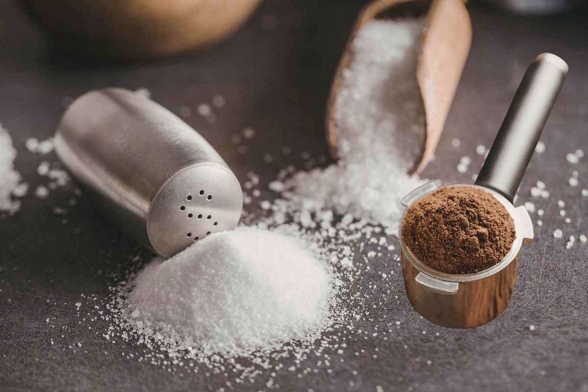 rimedio scrub sale caffè 