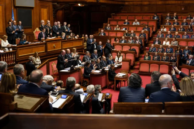 Senato approva il Decreto Carburanti 157/2026 con misure per rinnovabili e connessioni